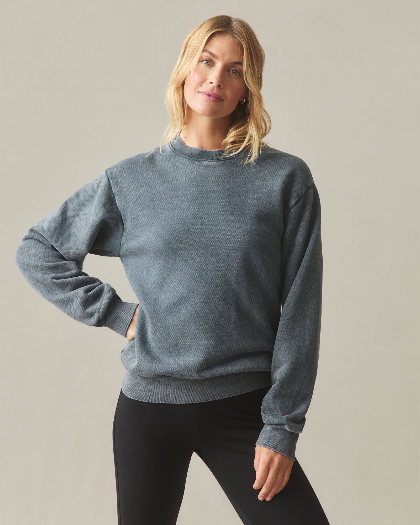 Unisex American Vintage Crew Sweatshirt - Mineral Wash Metropolitan Grey - Image 3