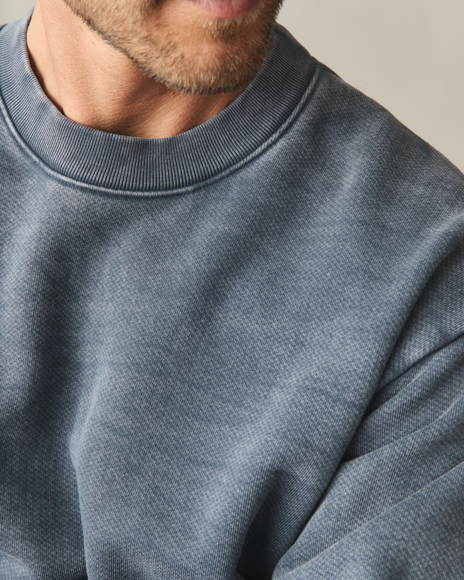 Unisex American Vintage Crew Sweatshirt - Mineral Wash Metropolitan Grey - Image 6