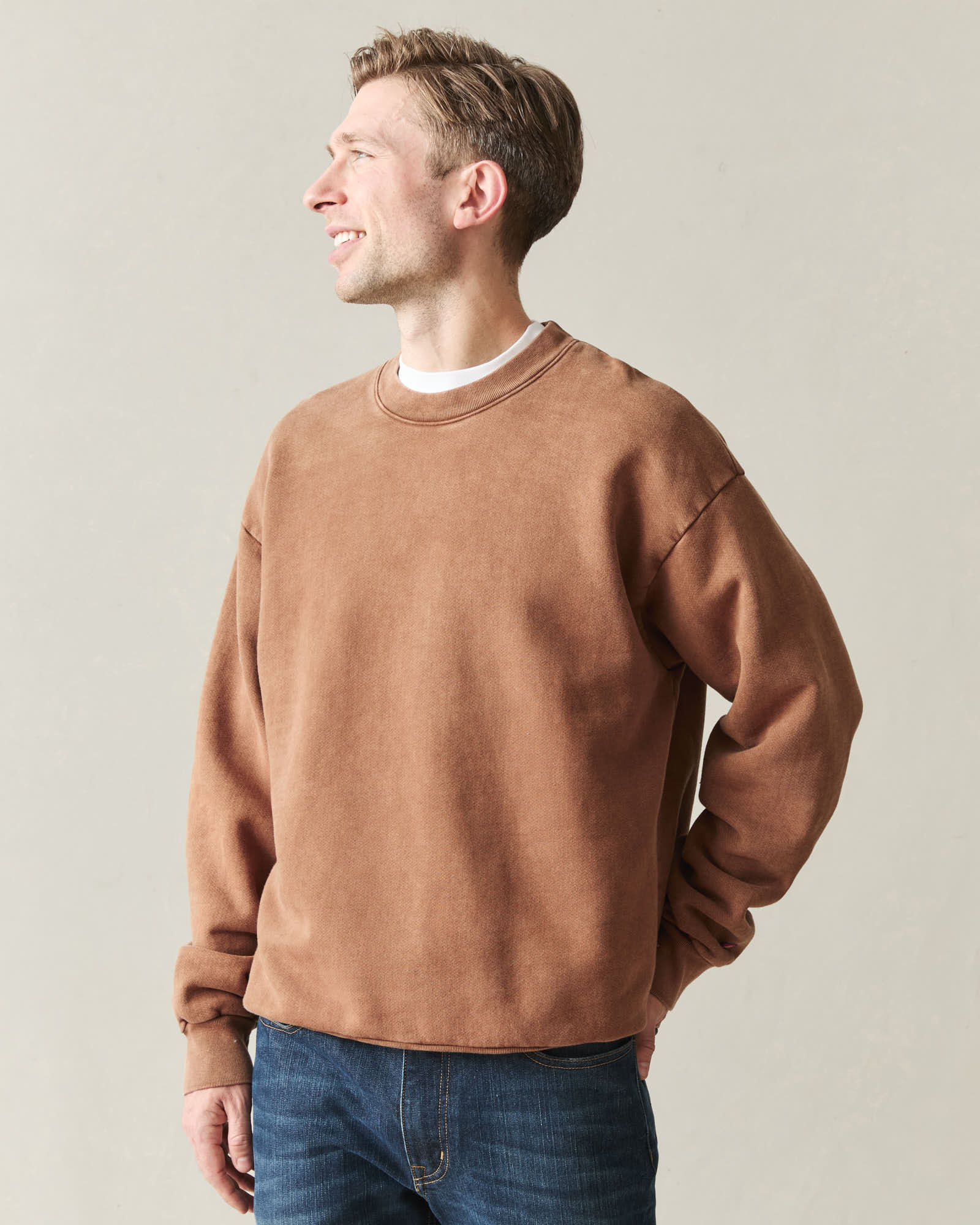 Unisex American Vintage Crew Sweatshirt - Stone Wash Toffee - Image 3