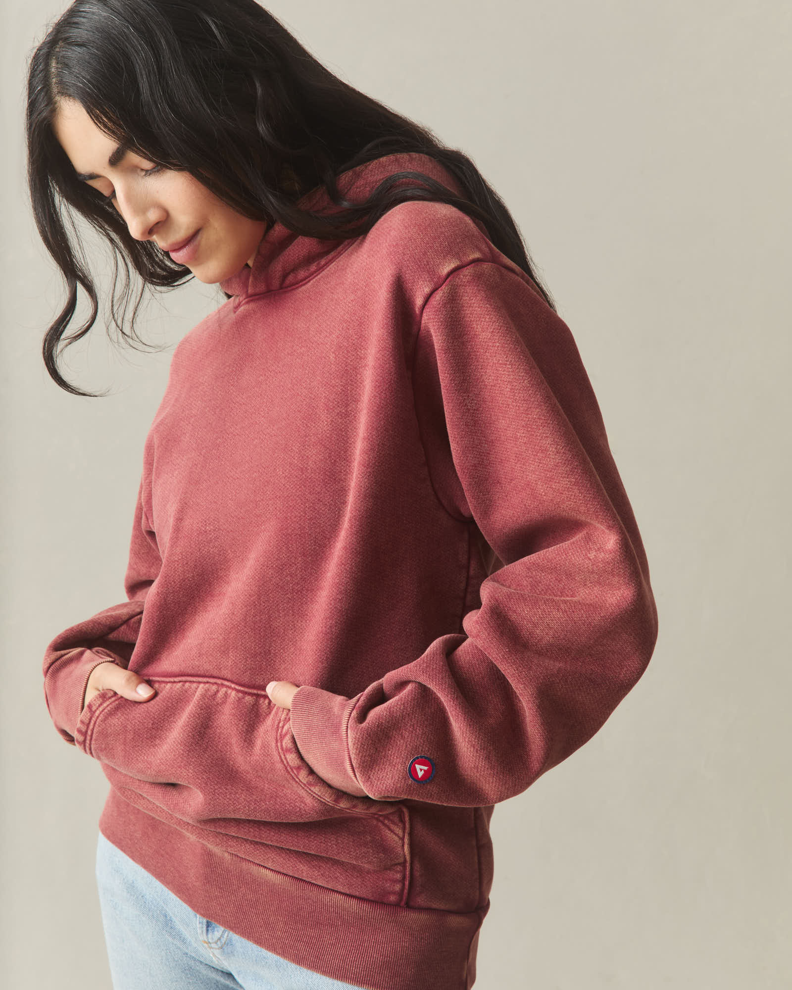 Unisex American Vintage Pullover - Mineral Wash Pomegranate - Image 4