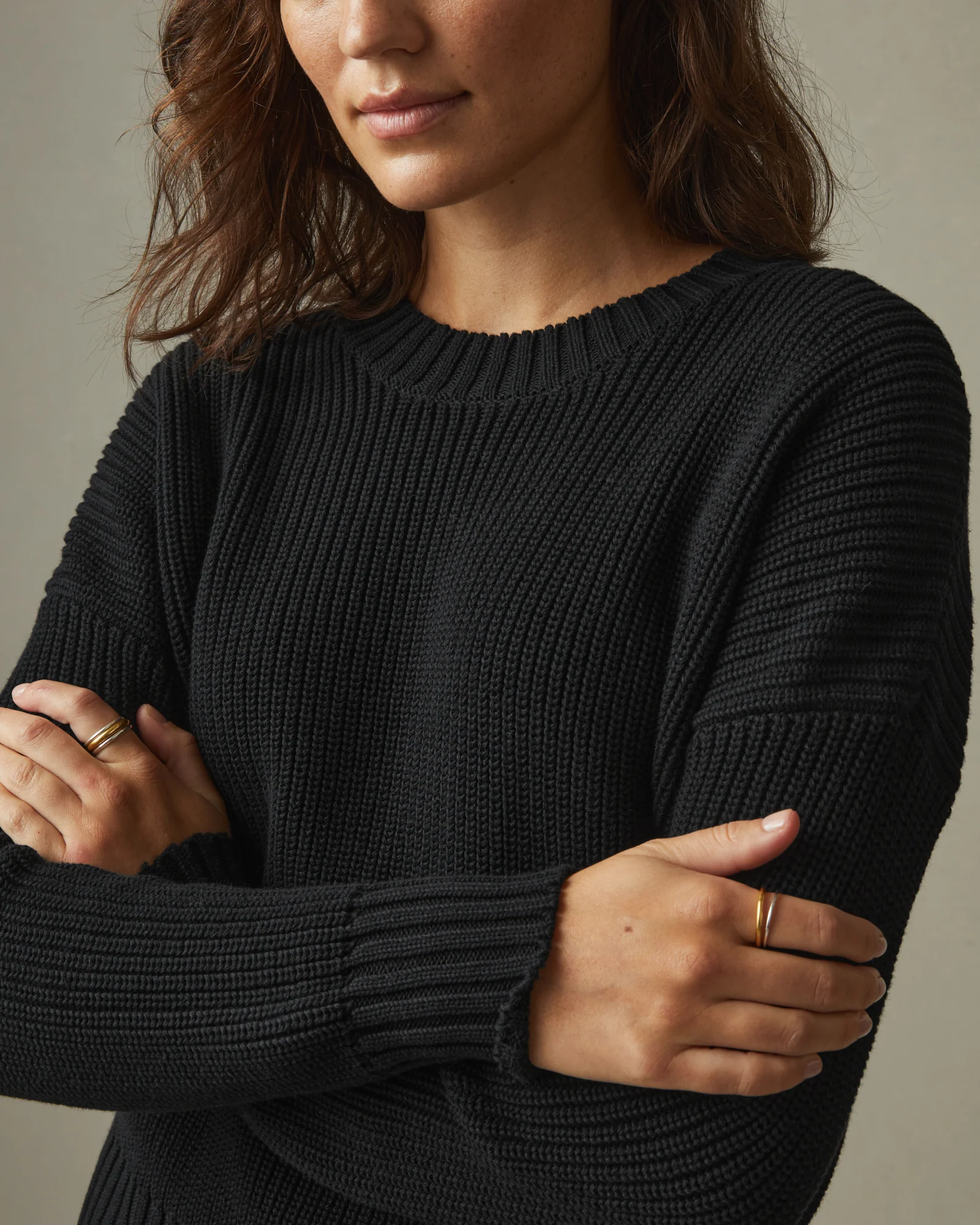 Women's Chunky Cotton Crew Sweater - Black - Image 4