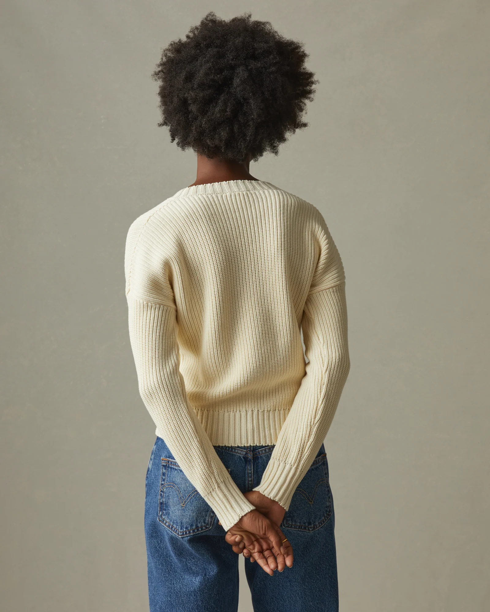 Women's Chunky Cotton V-Neck Sweater - Creme - Image 3
