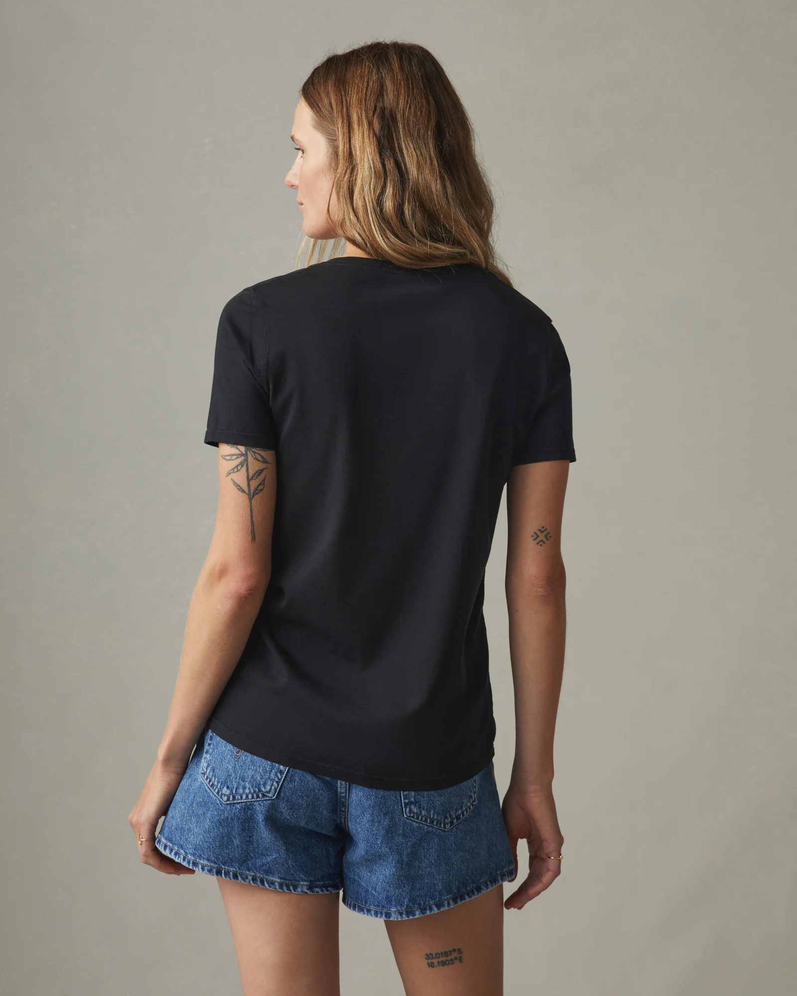 Women's Classic Cotton V-Neck Tee - Black - Image 5