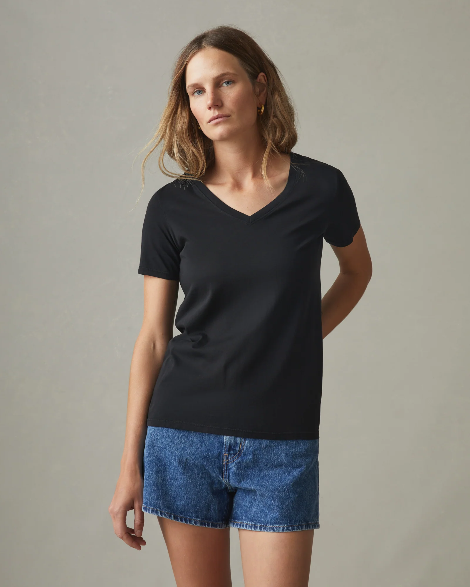 Women's Classic Cotton V-Neck Tee - Black - old - Image 2