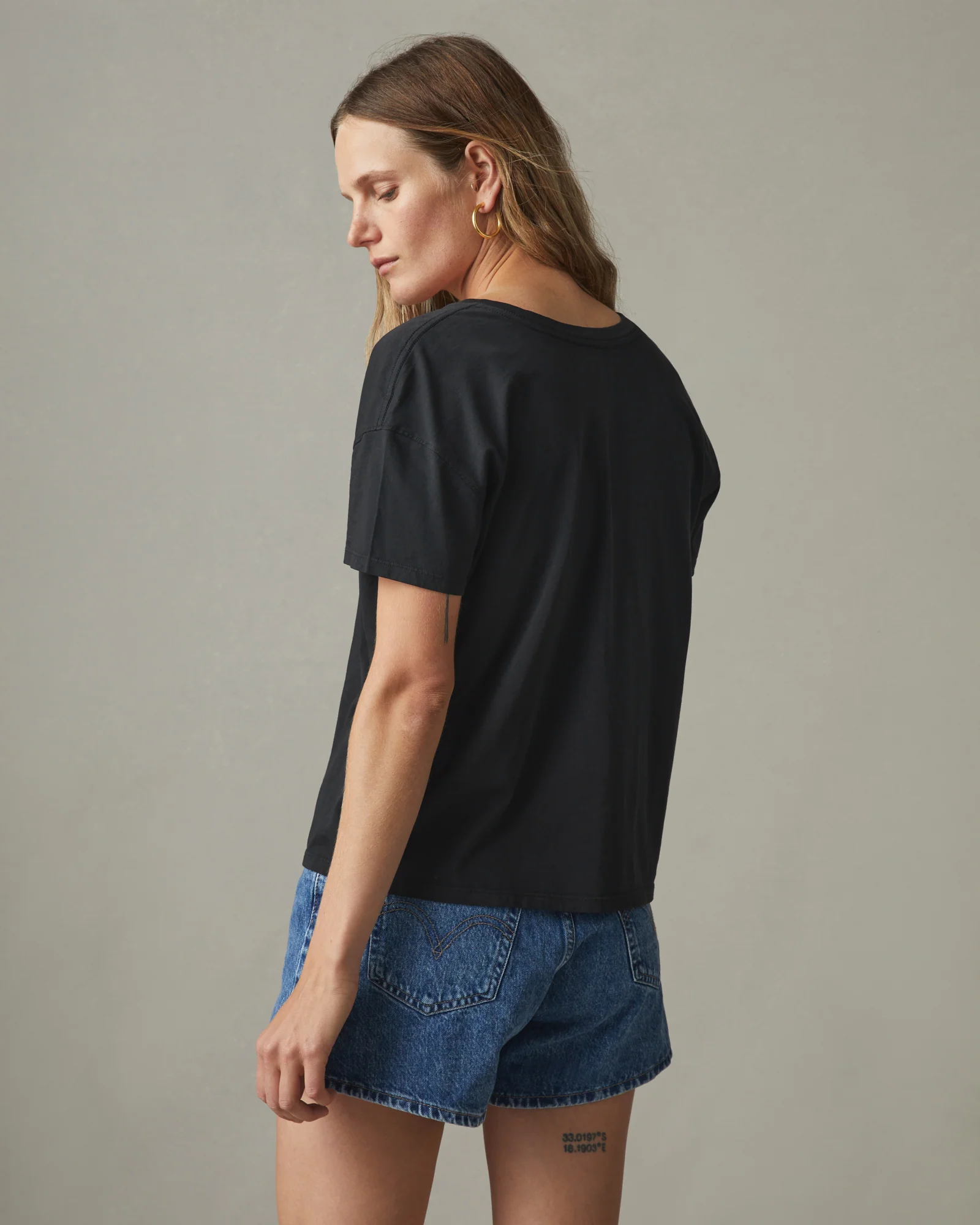 Women's Classic Relaxed V-Neck Tee - Black - Image 3