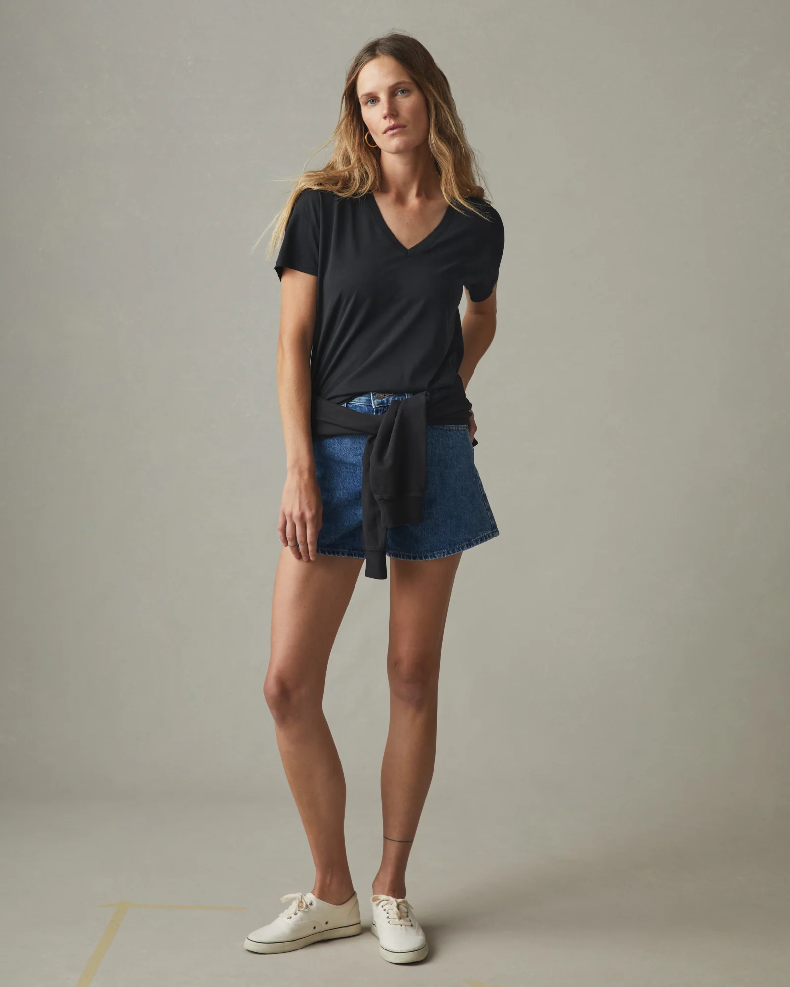 Women's Classic Relaxed V-Neck Tee - Black - Image 5