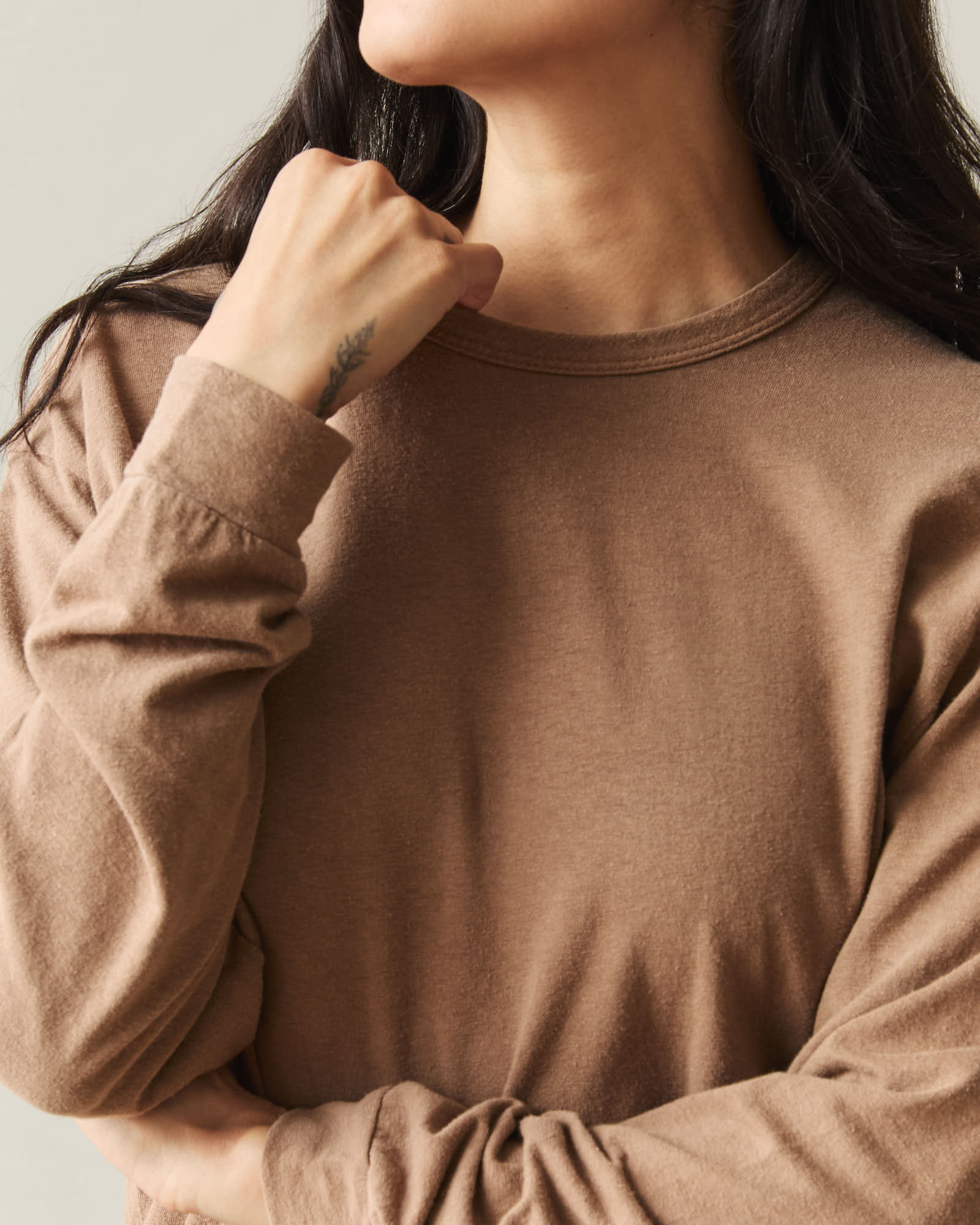 Women's Hemp Long Sleeve Crew Tee - Pine Bark - Image 4