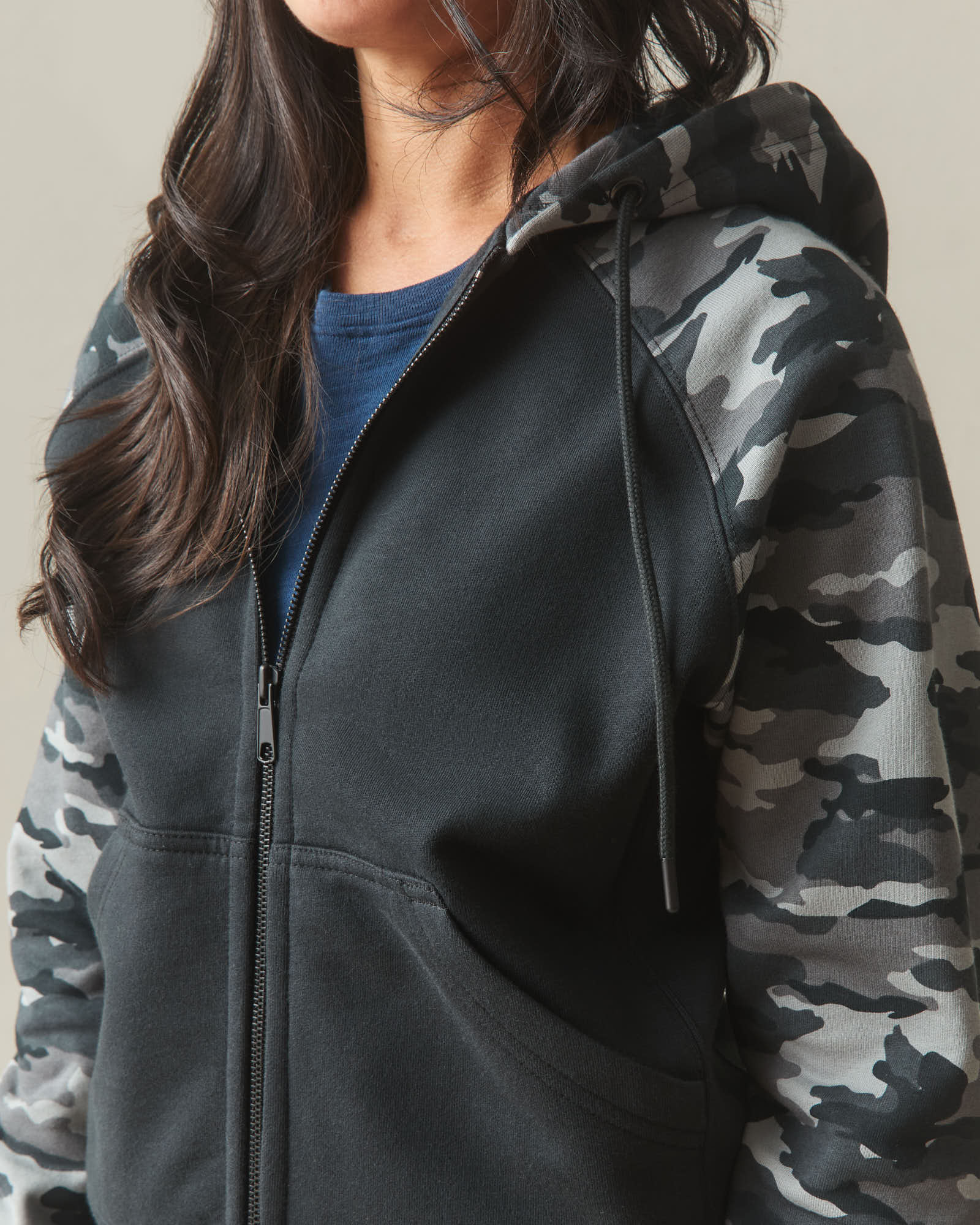 Women's Raglan Classic Full Zip - Black Camo - Image 5